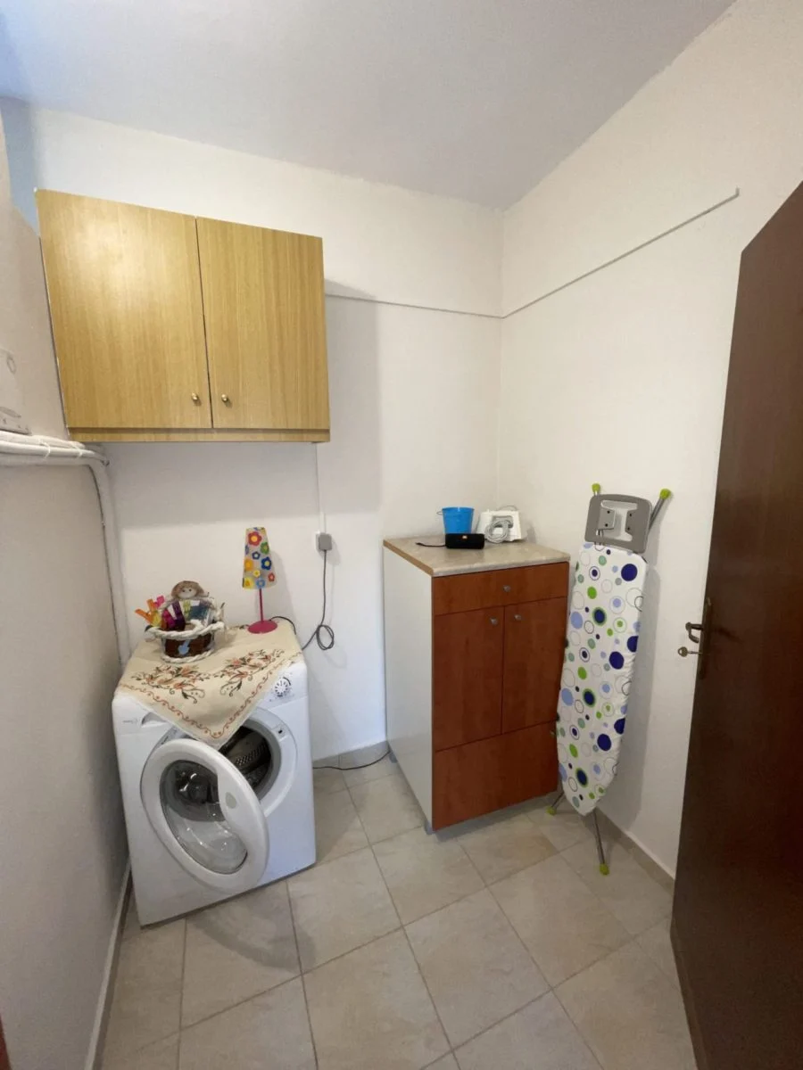 Villa Ciel laundry room washer ironing